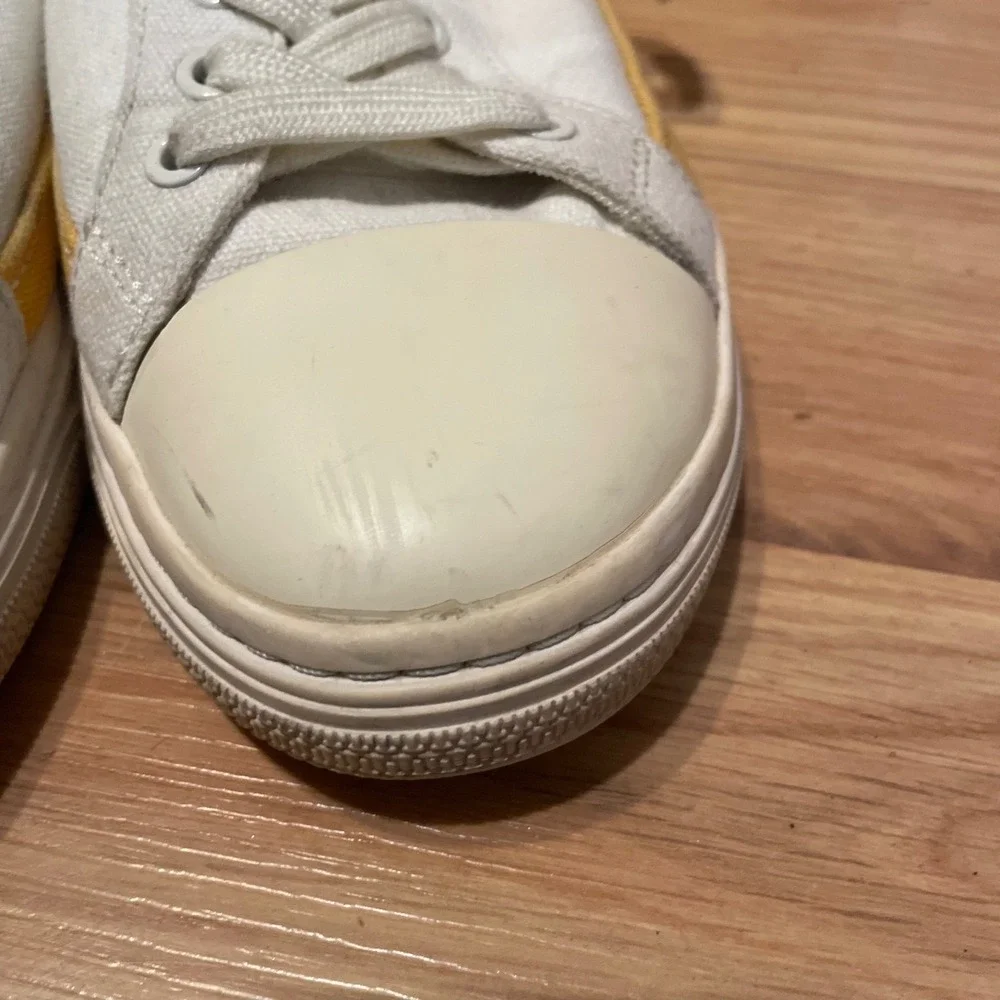 Tory Burch Classic‎ Court Canvas Sneaker 9.5 womens Ivory White Canvas Yellow